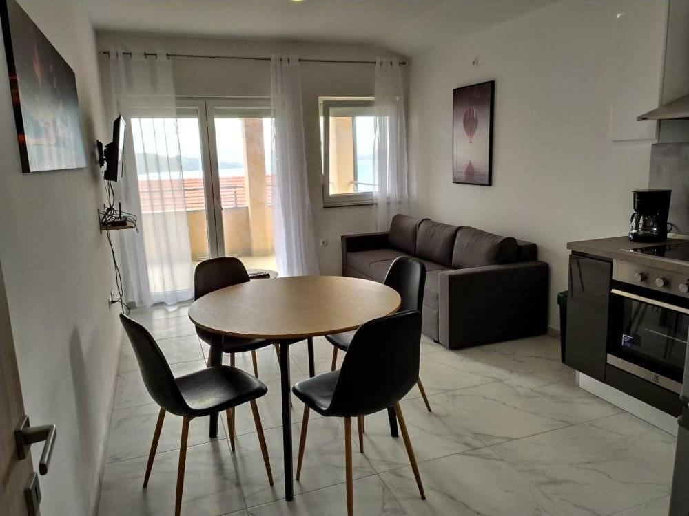 Villa Stella โตรกีร์ ภายนอก รูปภาพ