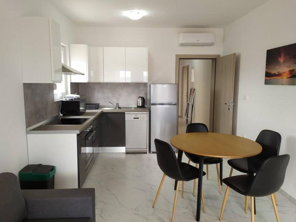 Villa Stella โตรกีร์ ภายนอก รูปภาพ