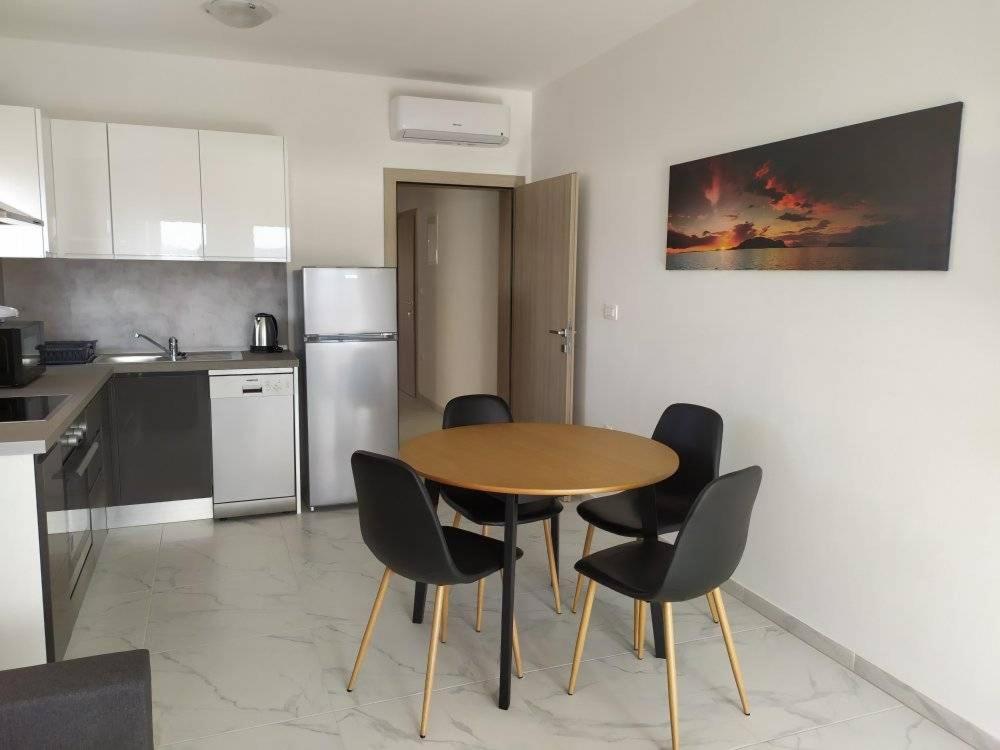 Villa Stella โตรกีร์ ภายนอก รูปภาพ