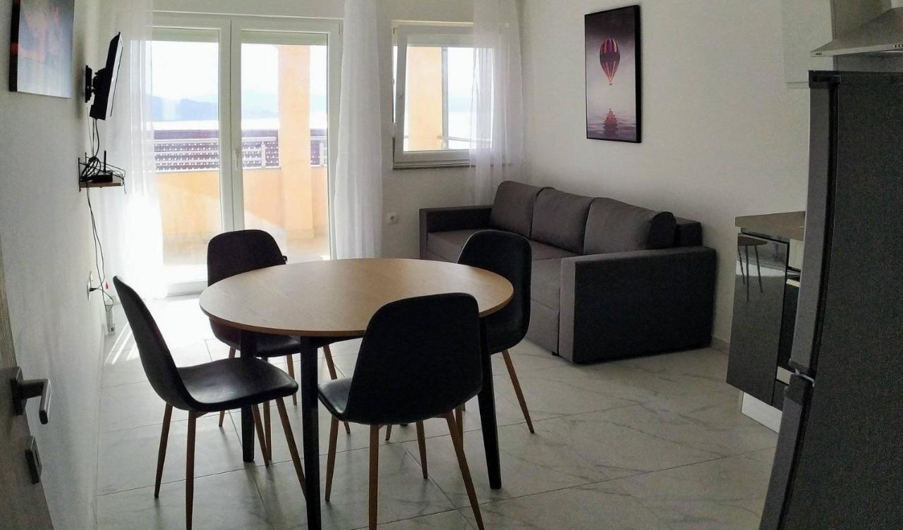 Villa Stella โตรกีร์ ภายนอก รูปภาพ