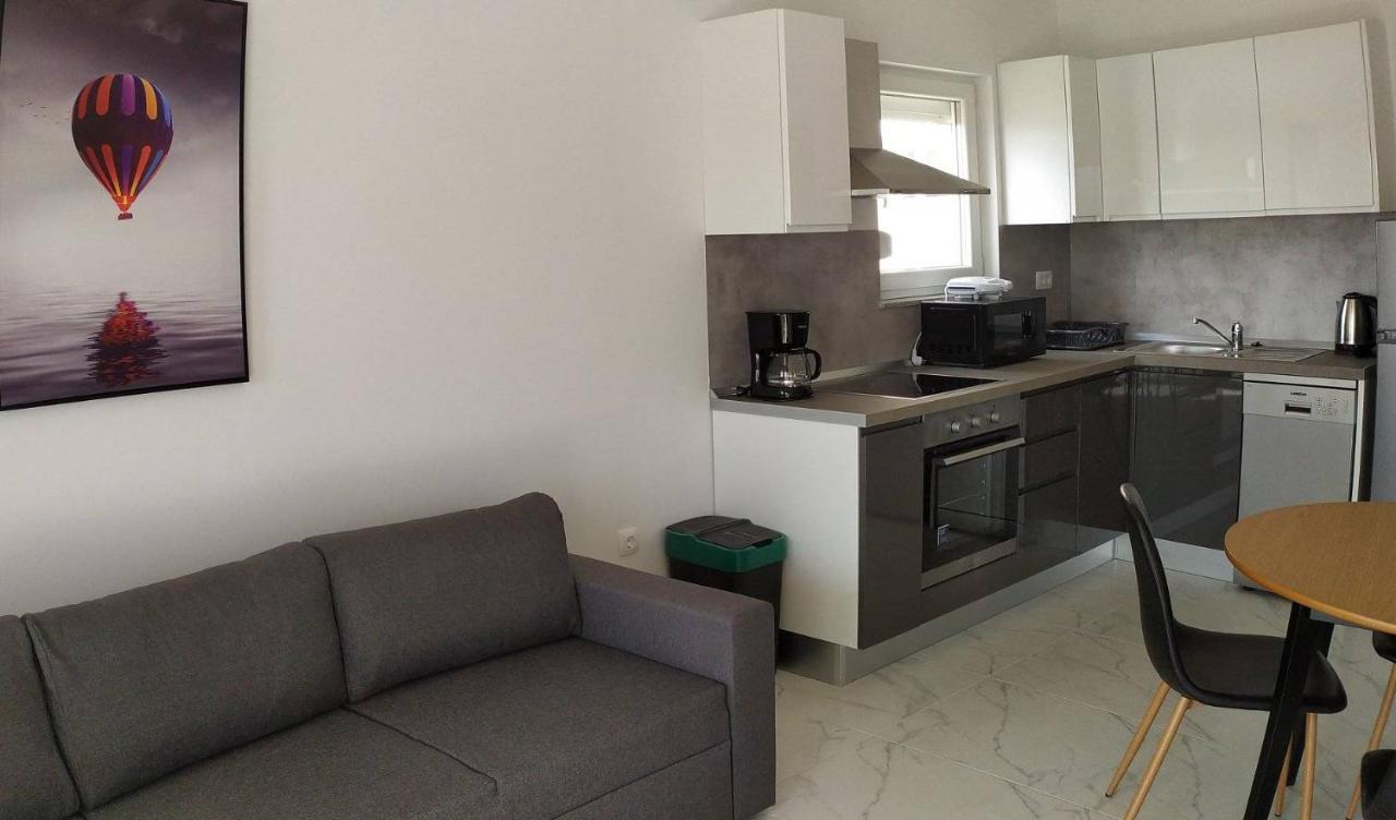 Villa Stella โตรกีร์ ภายนอก รูปภาพ